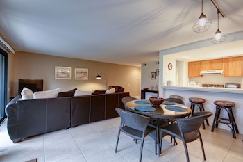 Condo,1 Bedroom,1 King with Kitchen