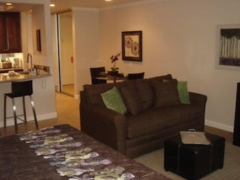 Condo,1 Bedroom,1 King with Kitchen
