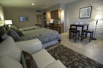 Condo, 2 Bedrooms, 1King, 1 Queen, Kitchen