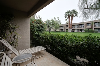 Condo,1 Bedroom,1 King with Kitchen