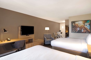 Limited View, 2 Queen Beds Non-Smoking Suite