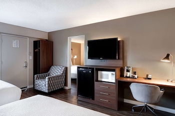 Upgraded, Room, Multiple Beds, Non Smoking