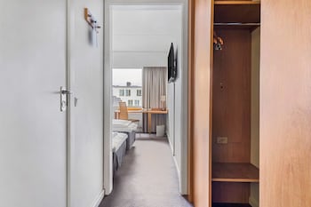 Economy Room, 2 Twin Beds, Non Smoking
