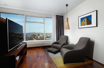 King Executive Room with Mountain View