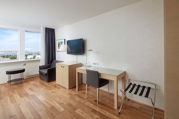 Family Connecting Room with Mountain View