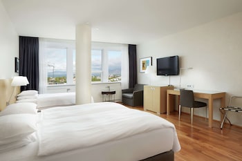 Family Executive Room with Mountain View