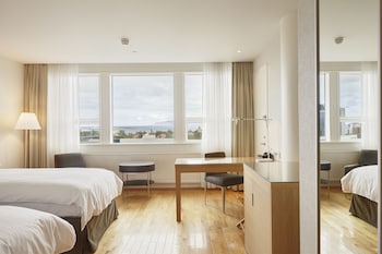 Twin Executive Room with Mountain View