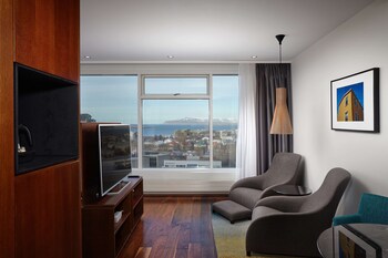 King Executive Room with Mountain View