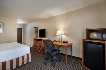 Standard Room, 1 King Bed, Non Smoking, Refrigerator & Microwave