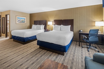 Suite, 2 Queen Beds, Non Smoking, Refrigerator & Microwave (with Sofabed)