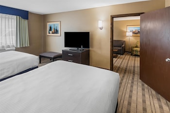 Suite, 2 Queen Beds, Accessible, Non Smoking (Living Room;with Sofabed)