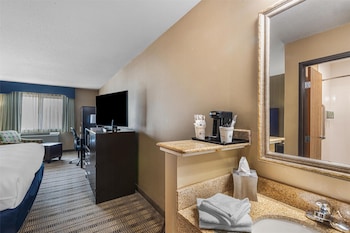 Standard Room, 1 King Bed, Non Smoking, Refrigerator & Microwave
