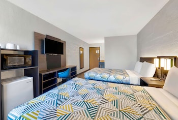 Deluxe Room, 2 Double Beds, Non Smoking, Refrigerator & Microwave
