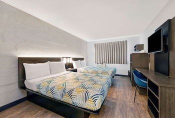 Deluxe Room, 2 Double Beds, Non Smoking, Refrigerator & Microwave