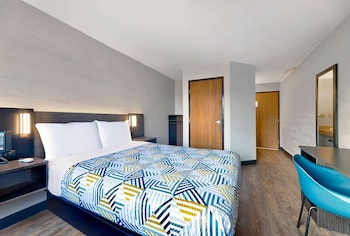 Standard Room, 1 Queen Bed, Accessible, Non Smoking