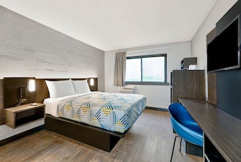 Deluxe Room, 1 Queen Bed, Non Smoking, Hot Tub