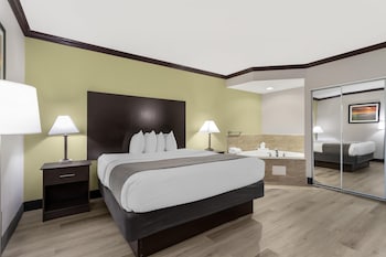 Standard Room, 1 King Bed, Accessible, Jetted Tub