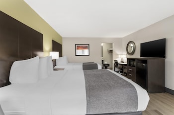 Standard Room, 2 Queen Beds, Non Smoking, Refrigerator & Microwave (1st Floor)