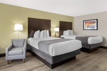 Standard Room, 2 Queen Beds, Non Smoking, Refrigerator & Microwave (1st Floor)