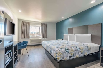 Standard Room, 1 King Bed, Accessible, Non Smoking