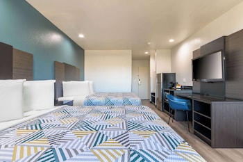 Standard Room, 2 Queen Beds, Non Smoking, Refrigerator & Microwave