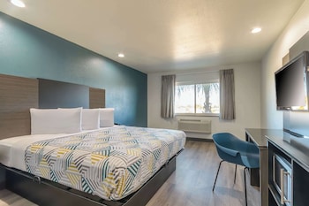 Standard Room, 1 King Bed, Accessible, Non Smoking