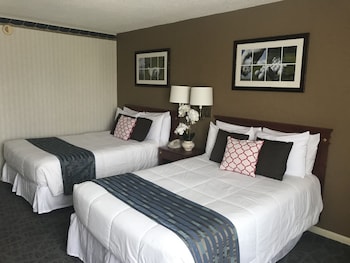 Room, 2 Queen Beds, Non Smoking