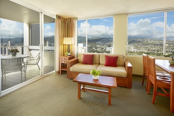 Suite, 1 Bedroom, Partial Ocean View (2 Twin Beds)