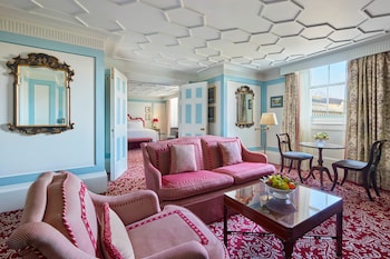 Suite (Grosvenor)