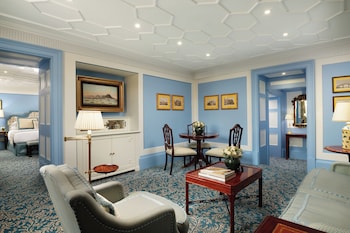 Suite (Grosvenor)