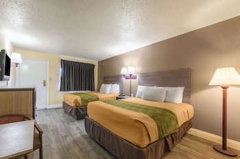 Standard Room, 2 Queen Beds, Non Smoking