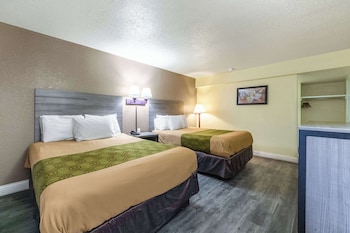 Standard Room, 2 Queen Beds, Non Smoking