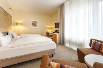 Standard Room, 1 Queen Bed