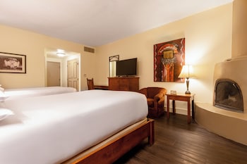 Deluxe Room, 2 Double Beds, Fireplace (Deluxe Double with Balcony and Firepl)