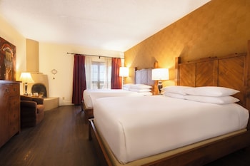 Deluxe Room, 2 Double Beds, Fireplace (Deluxe Double with Balcony and Firepl)