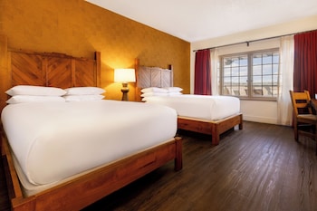 Suite, 2 Double Beds, Mountain View (One Bedroom Double Suite)