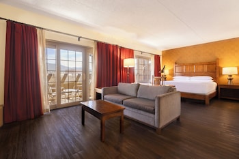 Suite, 1 King Bed (Junior Suite with Balcony and Firepla)
