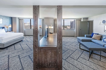 Deluxe Suite, 1 King Bed (2 Rooms)