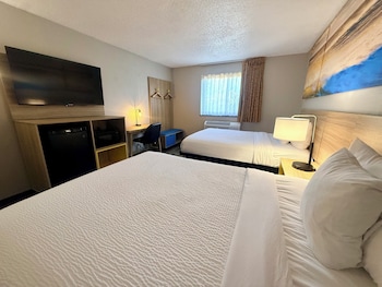 2 Queen Beds, Third Floor, No Elevator, Non-Smoking