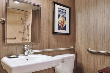 Club Room, 1 King Bed (Mobility Accessible, Tub)