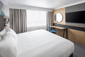 Standard Room, 1 King Bed (Super King, Minifridge)