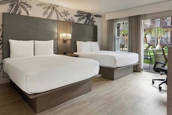 Deluxe Room, 2 Queen Beds, Courtyard View