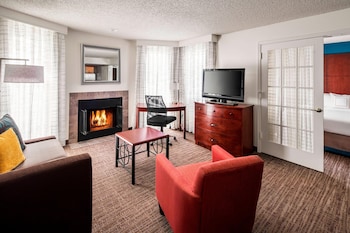 Studio, 1 King Bed with Sofa bed (Hearing Accessible)