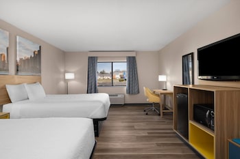 Deluxe Room, 2 Queen Beds, Non Smoking