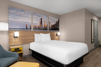 Room, 1 Queen Bed, Roll-in Shower, Non Smoking