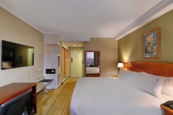 Standard Room, 1 King Bed