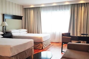 Classic Room, 2 Twin Beds, Pool Access