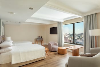 Studio, 2 Double Beds, City View (Pool Access)
