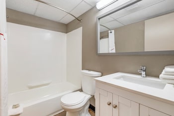 Deluxe Room, Non Smoking (3 Full Beds)