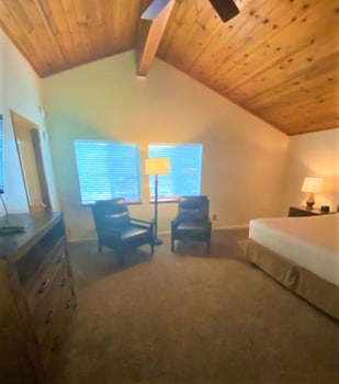 Executive Cabin, 2 Bedrooms, Kitchen